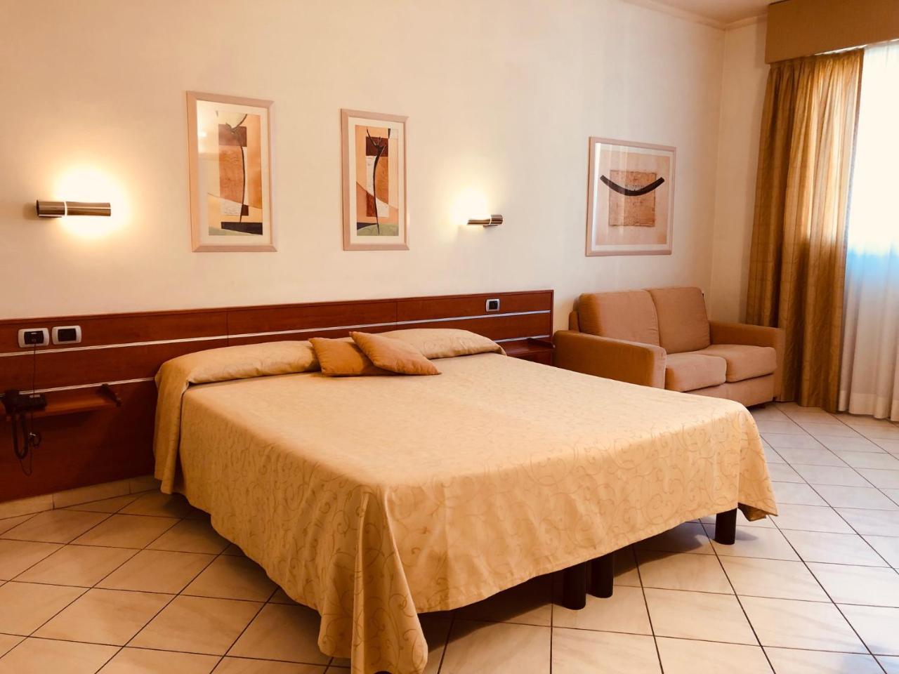 Hotel Delfina Signa Luaran gambar